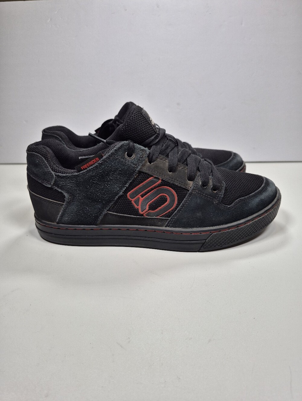 Adidas Five Ten Freerider Black Red Mens Size 10.5 Moutain Bike Sneakers FW2835 - Picture 3 of 9